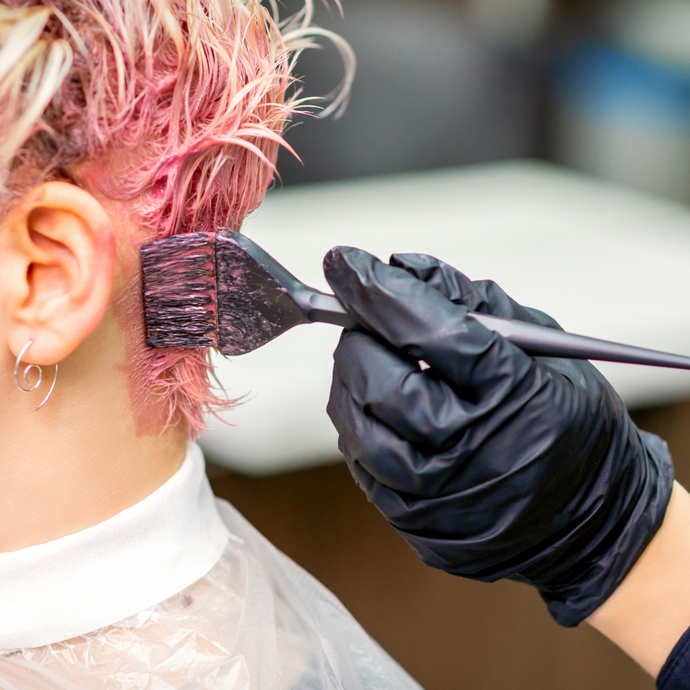 Choosing the Best Gloves for Hairdressers