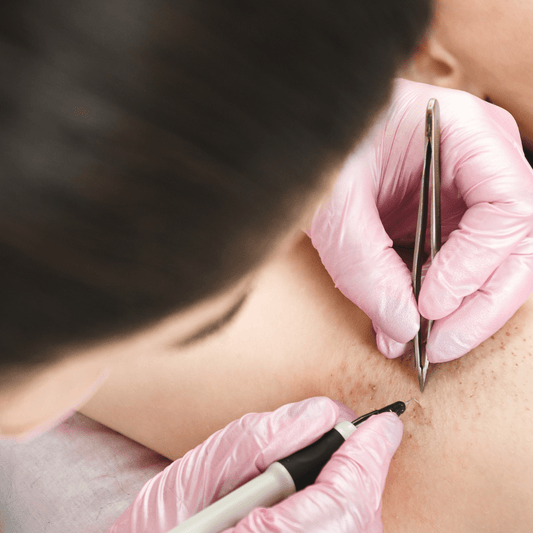 Ultimate Guide: Choosing and Using Pink Gloves in Beauty, Spa, and Salons - Eco Gloves